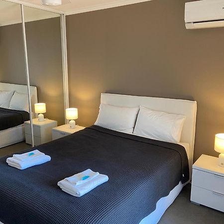Surfers Beach Resort One โกลด์โคสต์ ภายนอก รูปภาพ