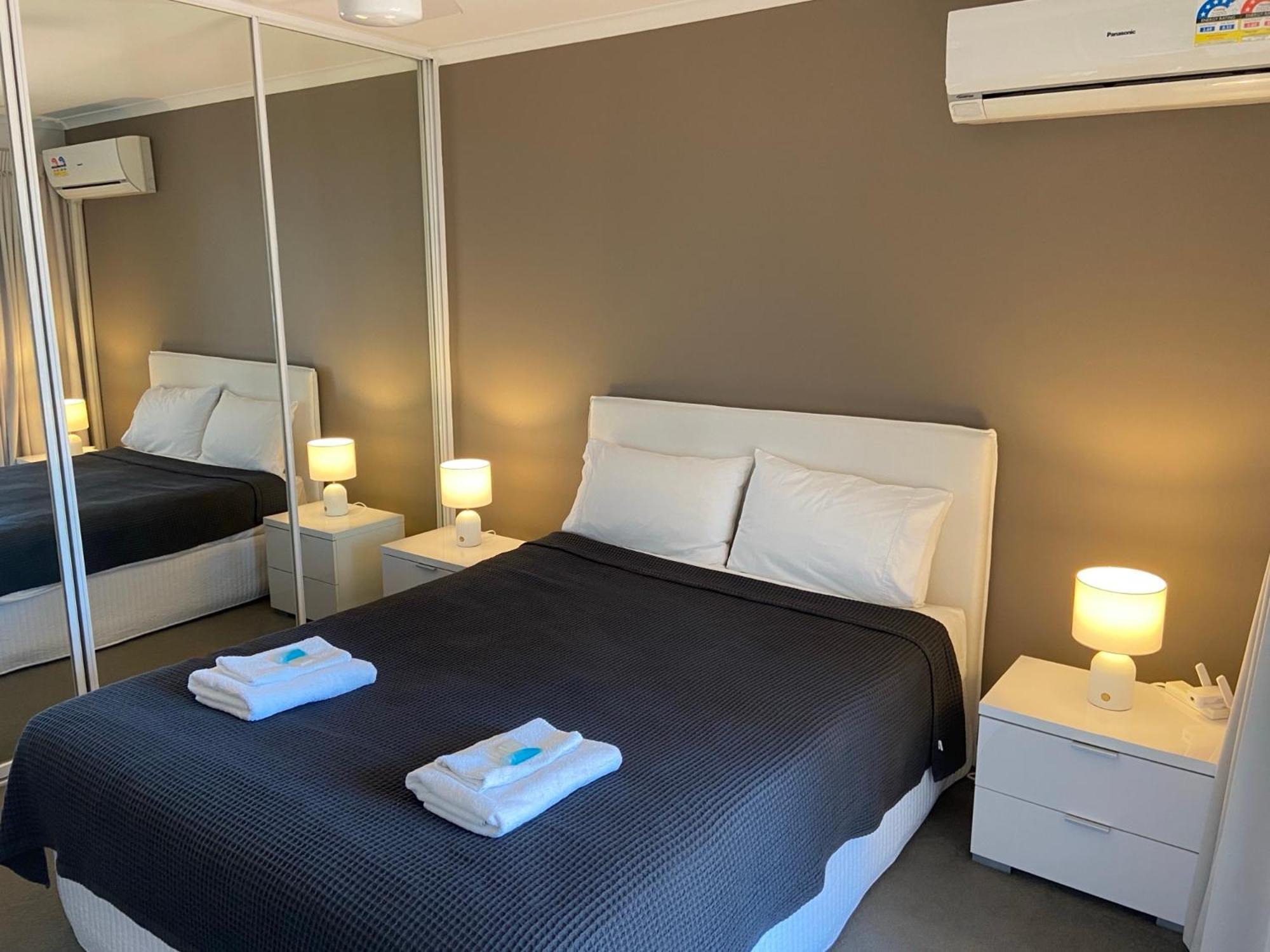 Surfers Beach Resort One โกลด์โคสต์ ภายนอก รูปภาพ
